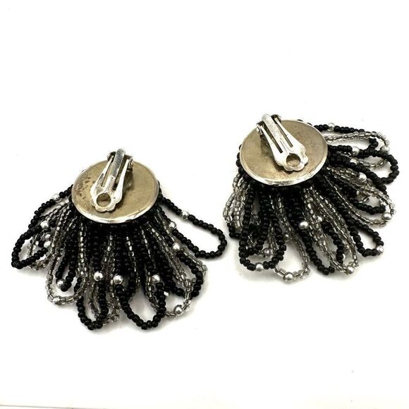 Black and silver tone beaded multi strand beaded clip on vintage earrings - Picture 4 of 8